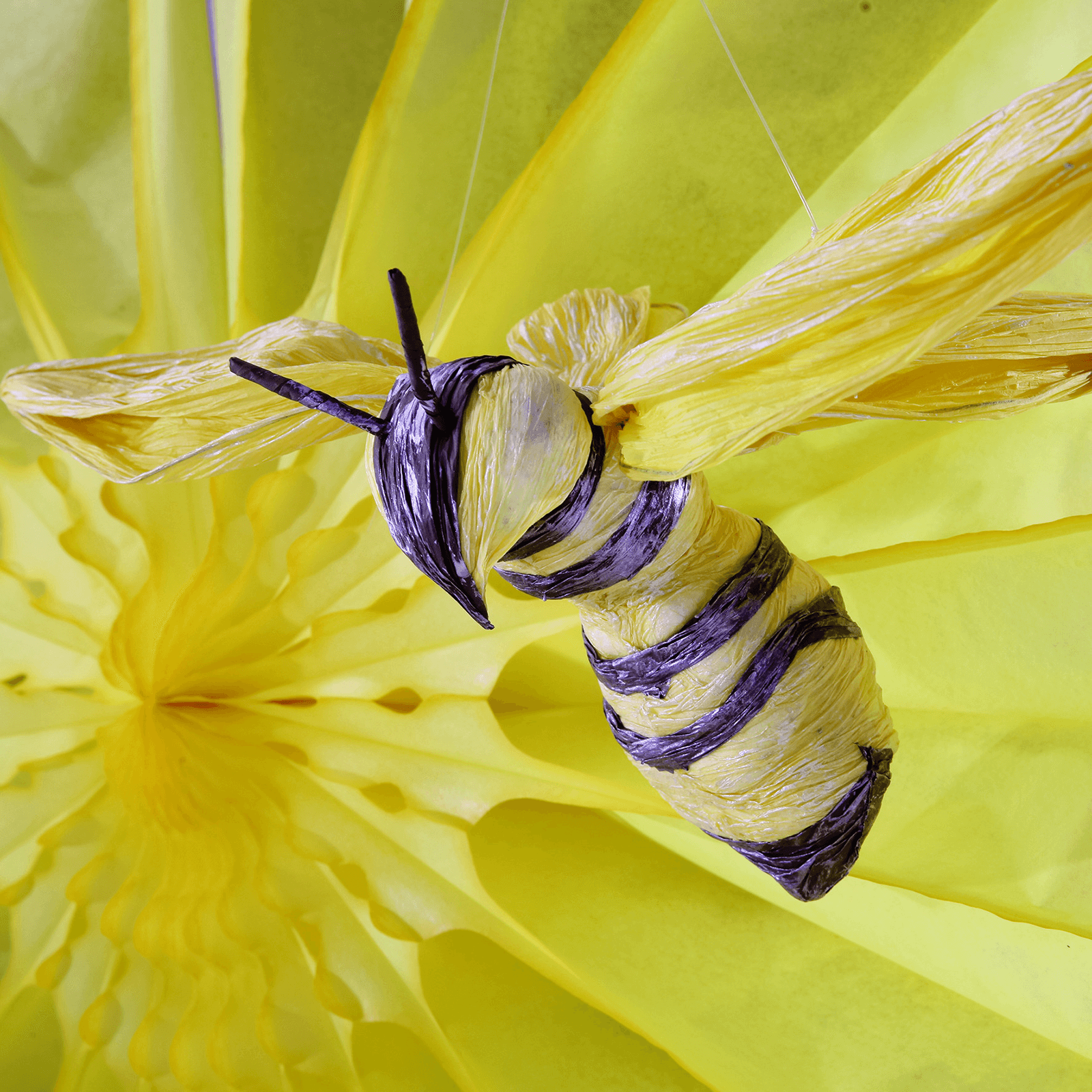 Deko Bienen 26 cm, 3 Stück - 3 Deko Bienen 26 cm, 3 Stück - 3