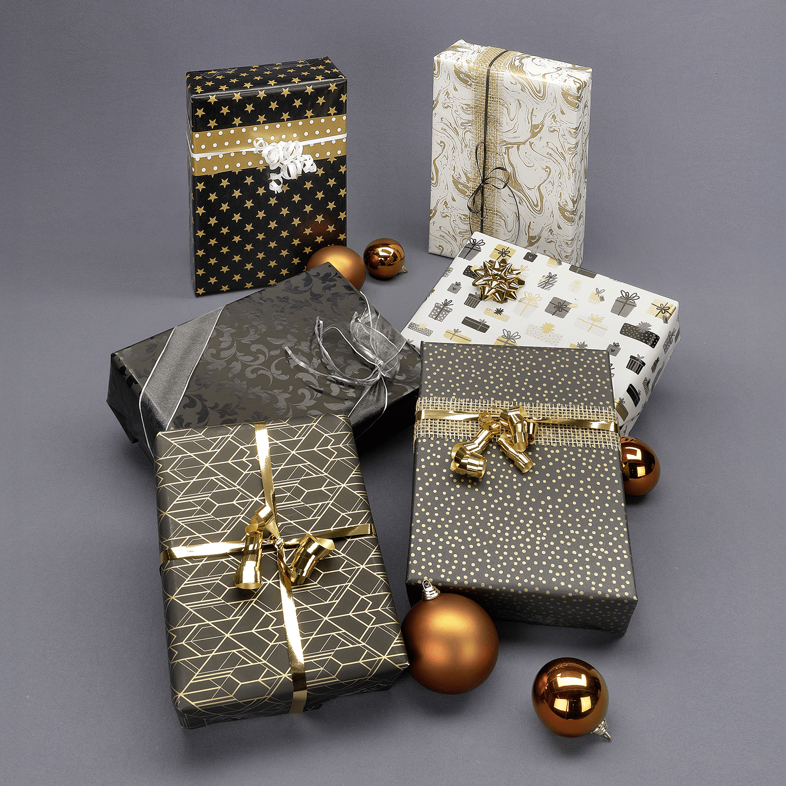 Doppelseitiges Weihnachts-Geschenkpapier in Schwarz & Gold mit Sternen & Punkten – 50 m Geschenkpapier-Rolle - 6 Doppelseitiges Weihnachts-Geschenkpapier in Schwarz & Gold mit Sternen & Punkten – 50 m Geschenkpapier-Rolle - 6