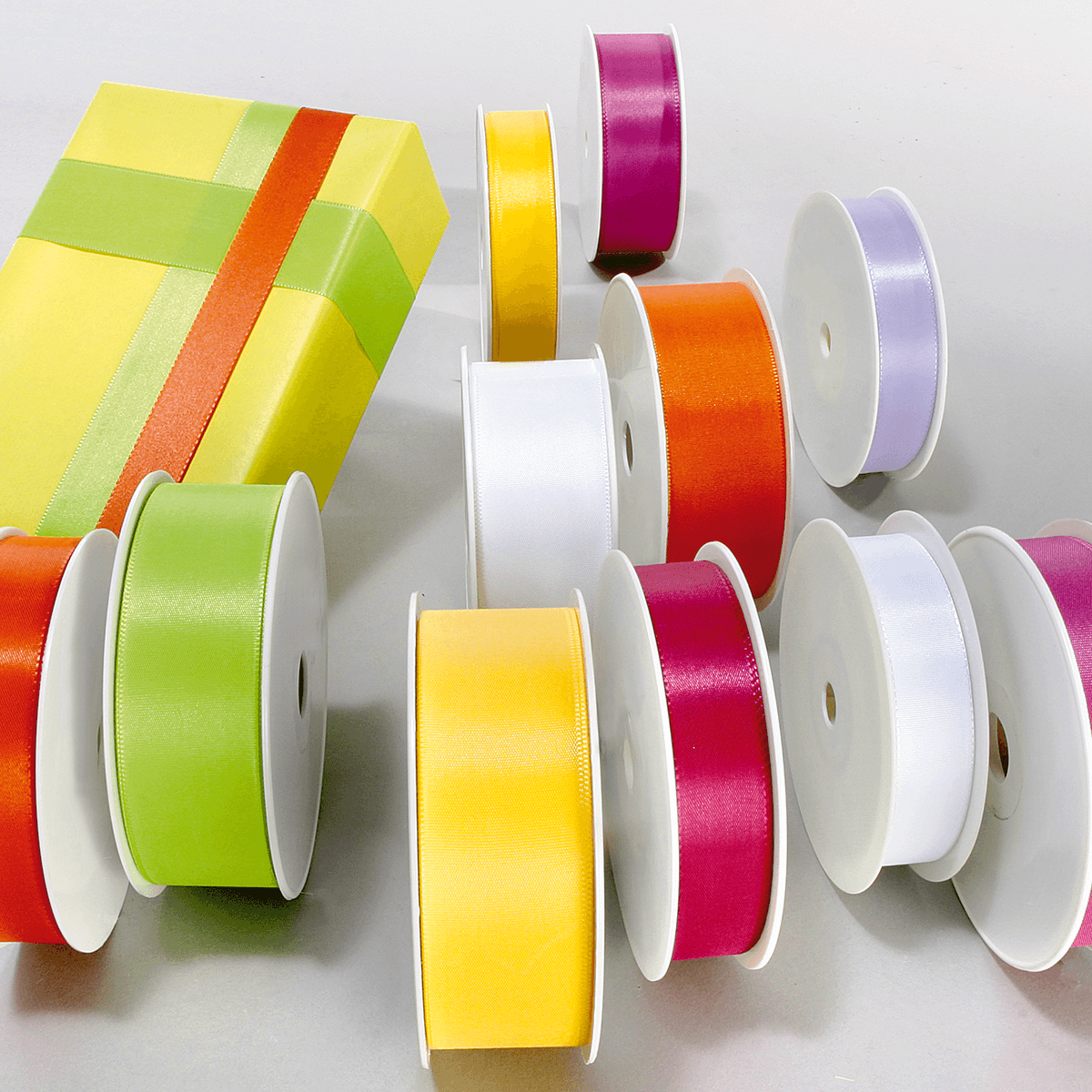 Taftband mit Webkante 25 mm, 50 m, apfelgrün - 2 Taftband mit Webkante 25 mm, 50 m, apfelgrün - 2