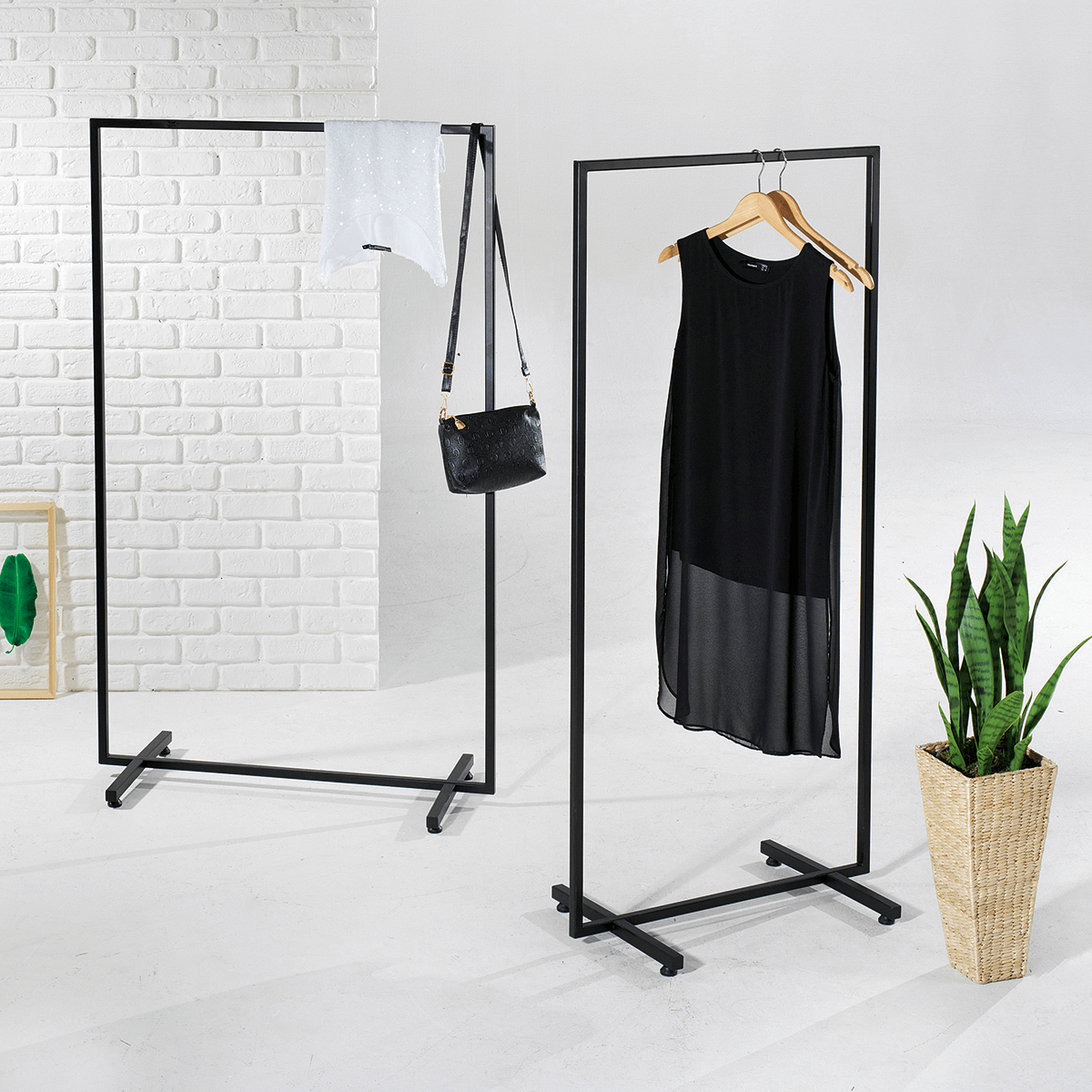 Metall-Kleiderständer NOVUS, schwarz, 145 cm - 1 Metall-Kleiderständer NOVUS, schwarz, 145 cm - 1