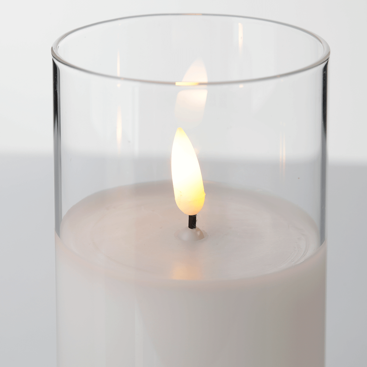 LED wax candle in transparent glass 7.5 x 12.5 cm - 2 LED wax candle in transparent glass 7.5 x 12.5 cm - 2