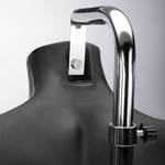 Metallständer für Torso, Nackenaufnahme