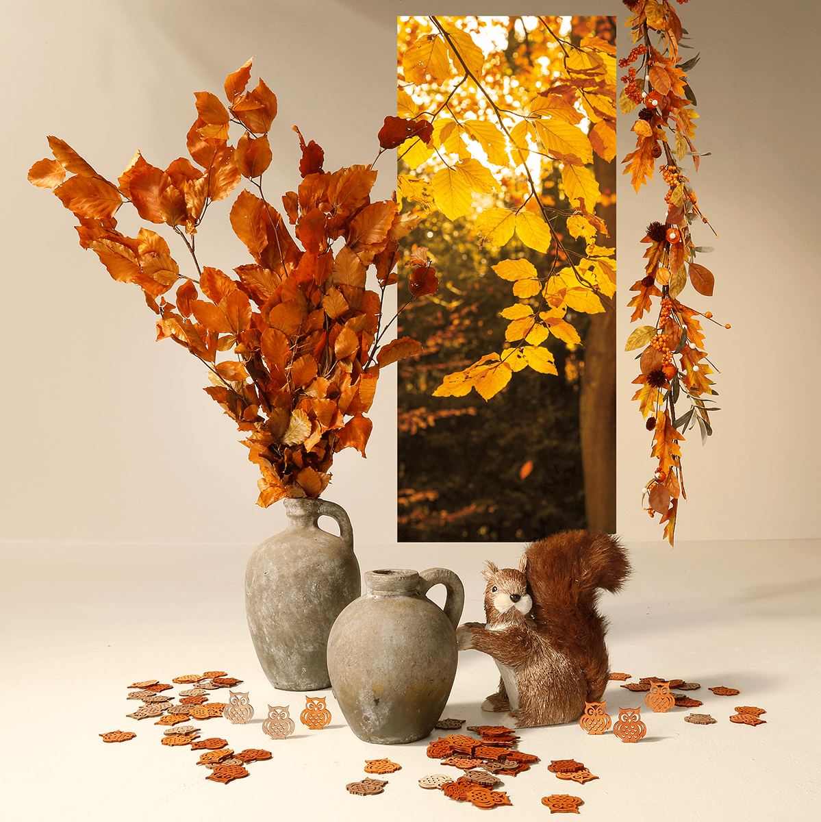 Deko-Stroh-Eichhörnchen mit buschigem Schwanz 23 x 12 x 23 cm - 4 Deko-Stroh-Eichhörnchen mit buschigem Schwanz 23 x 12 x 23 cm - 4