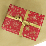 Recycled red kraft paper with golden snowflakes - 50 m roll of wrapping paper - 1