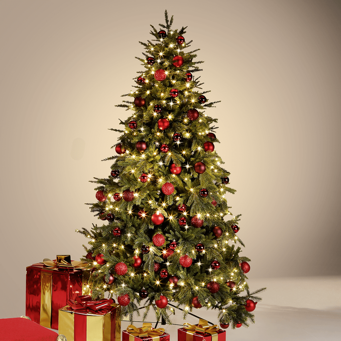 Knstlicher Tannenbaum mit roten Weihnachtskugeln | DecoWoerner