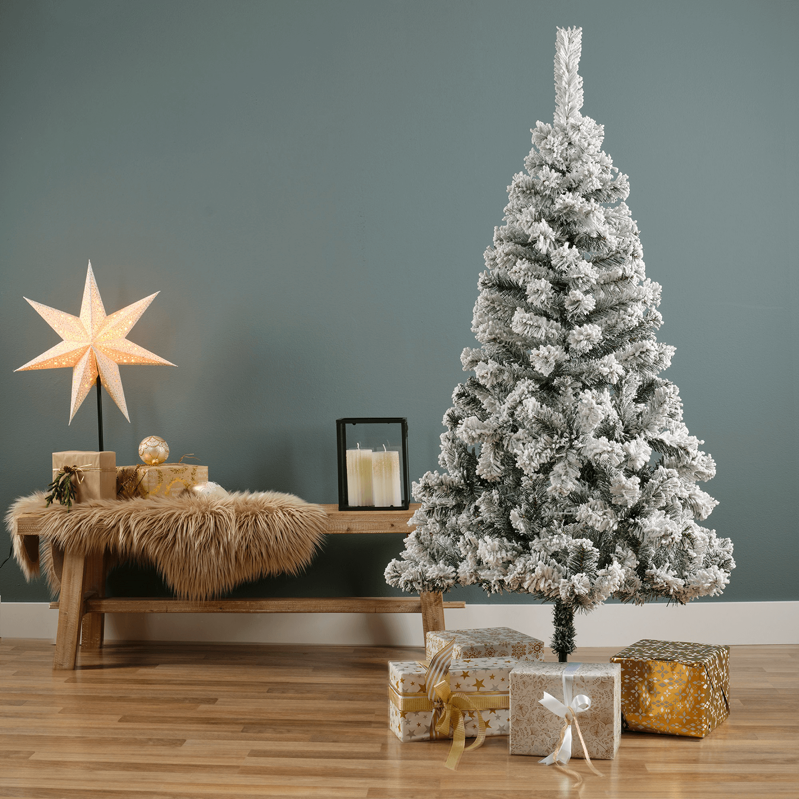 Flocked artificial pine tree - 4 Flocked artificial pine tree - 4