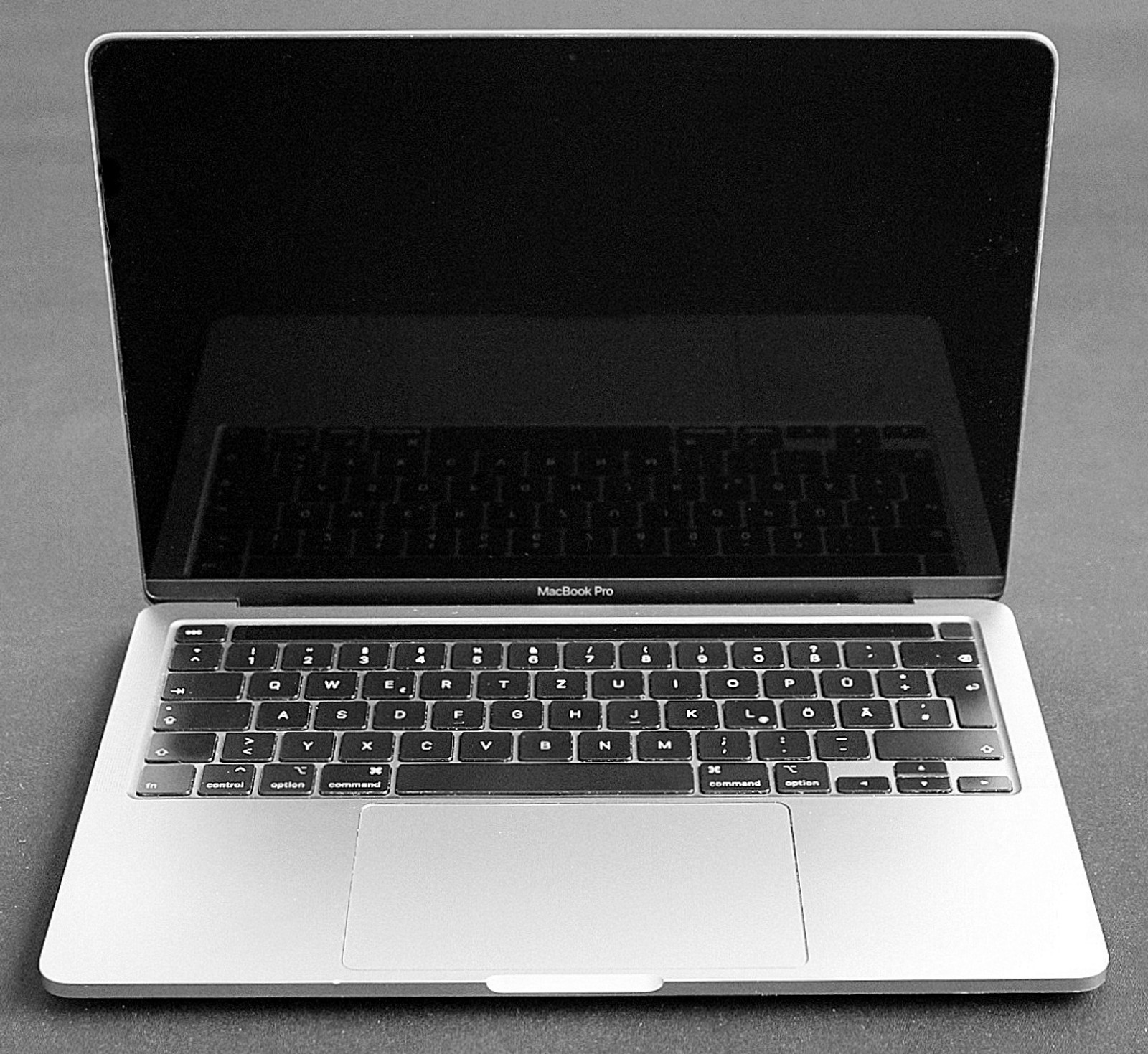 MacBook本体 MacBook Pro 13-inch, 2020 16GB  512GB US 2020 Apple MacBook Pro mit 2.0GHz Intel Core i5 - Space Grau
