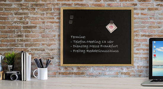 Arbeitszimmer einrichten mit einer Magnettafel