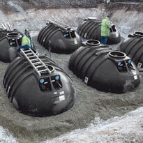 Regenwassertank unterirdisch Rewatec BlueLine II Regenwassertank unterirdisch in einer Baugrube