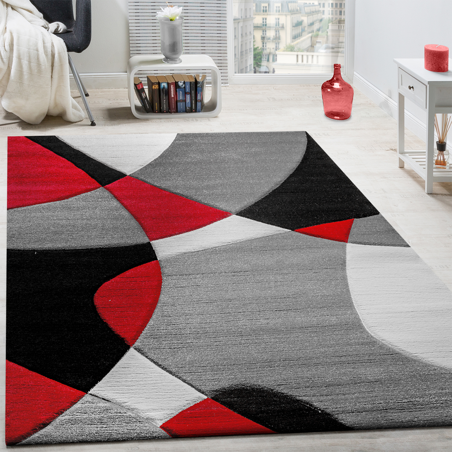 Tapis rouge noir gris