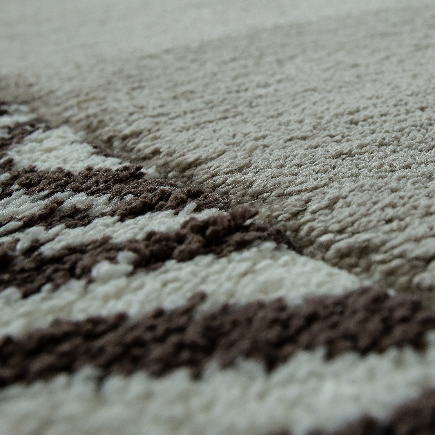 Alfombra moderna con diseño de animal de pelo corto beige Alfombras