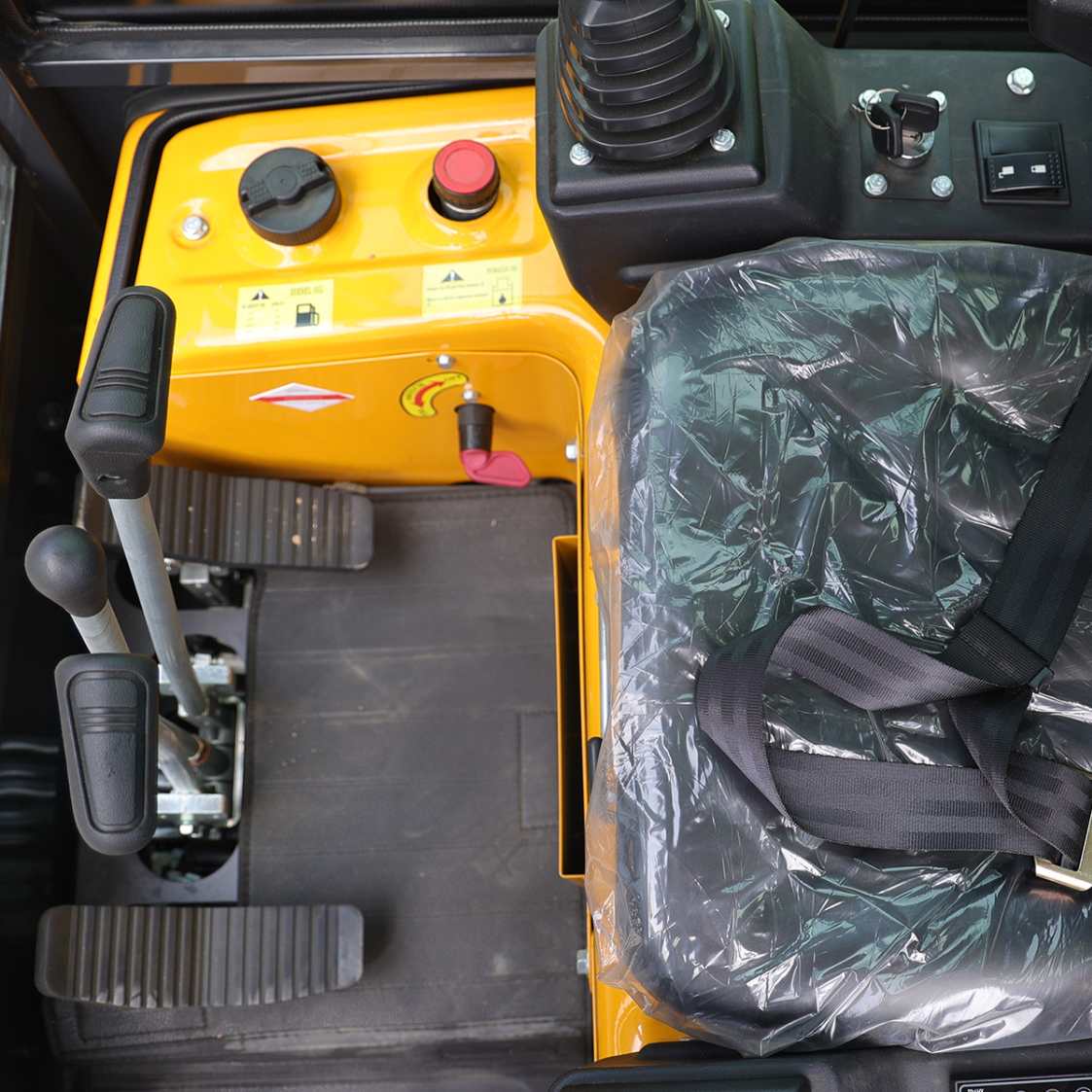 Steuerhebel und Pedale