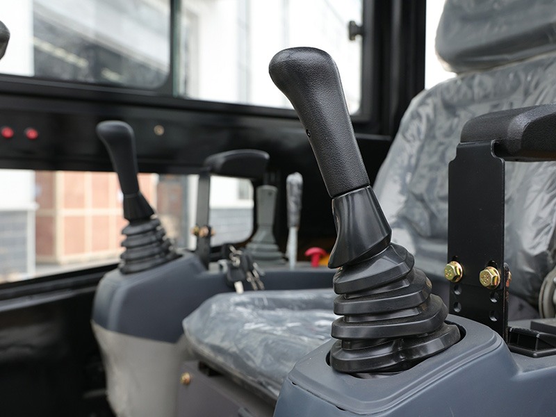 Joysticksteuerung Minibagger LÖWE
