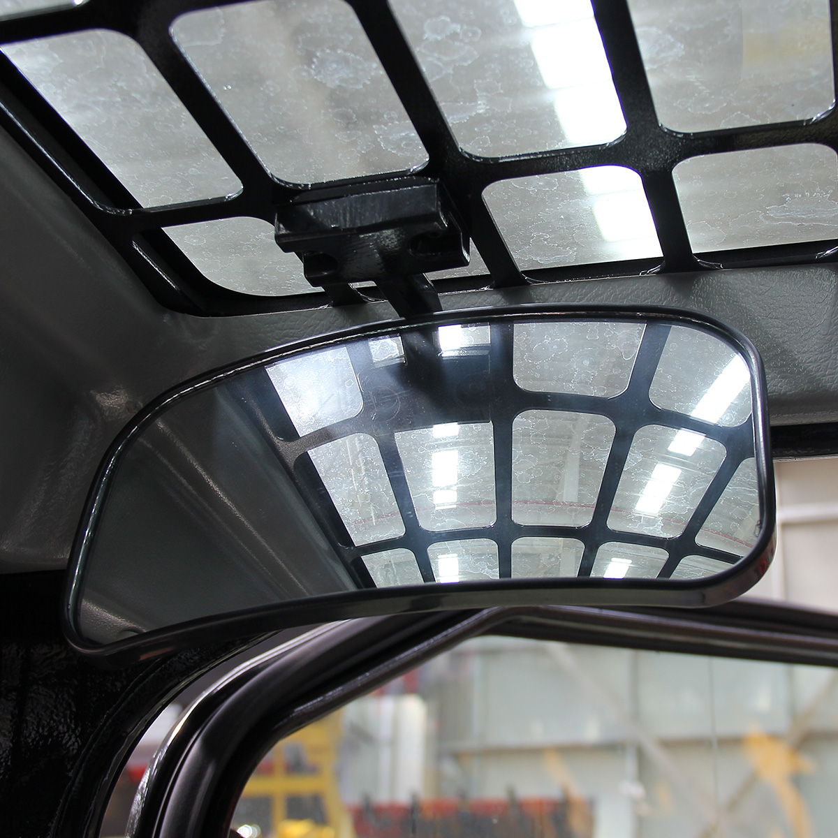 Rückspiegel in der Fahrerkabine