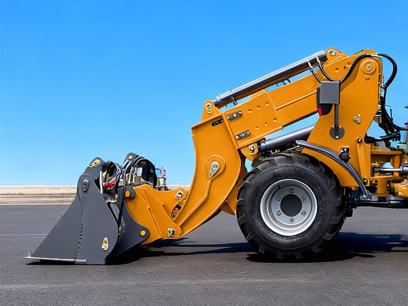 Teleskopradlader LÖWE 800kg Schwimmstellung