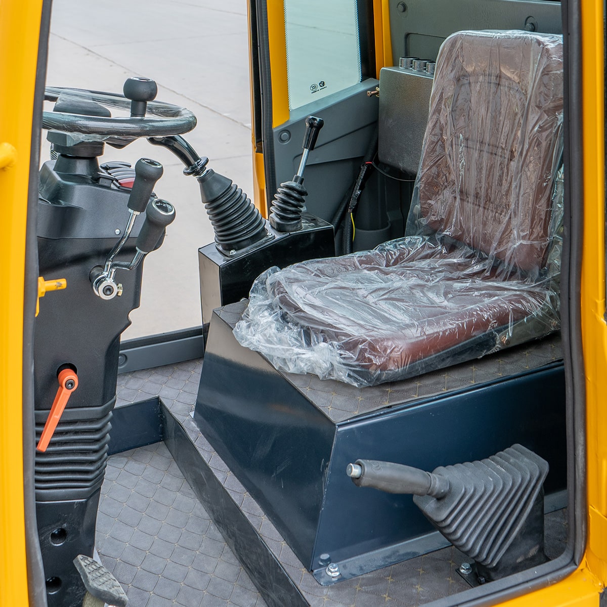 Verstellbarer Fahrersitz und Lenkrad