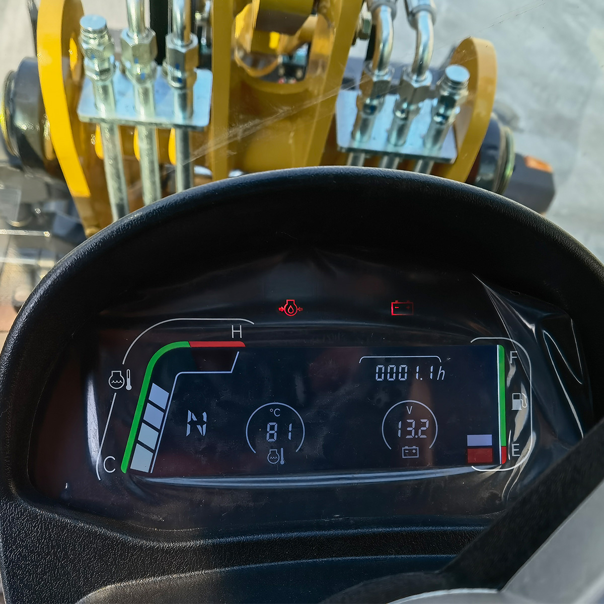 Kombiinstrument hinter dem Lenkrad