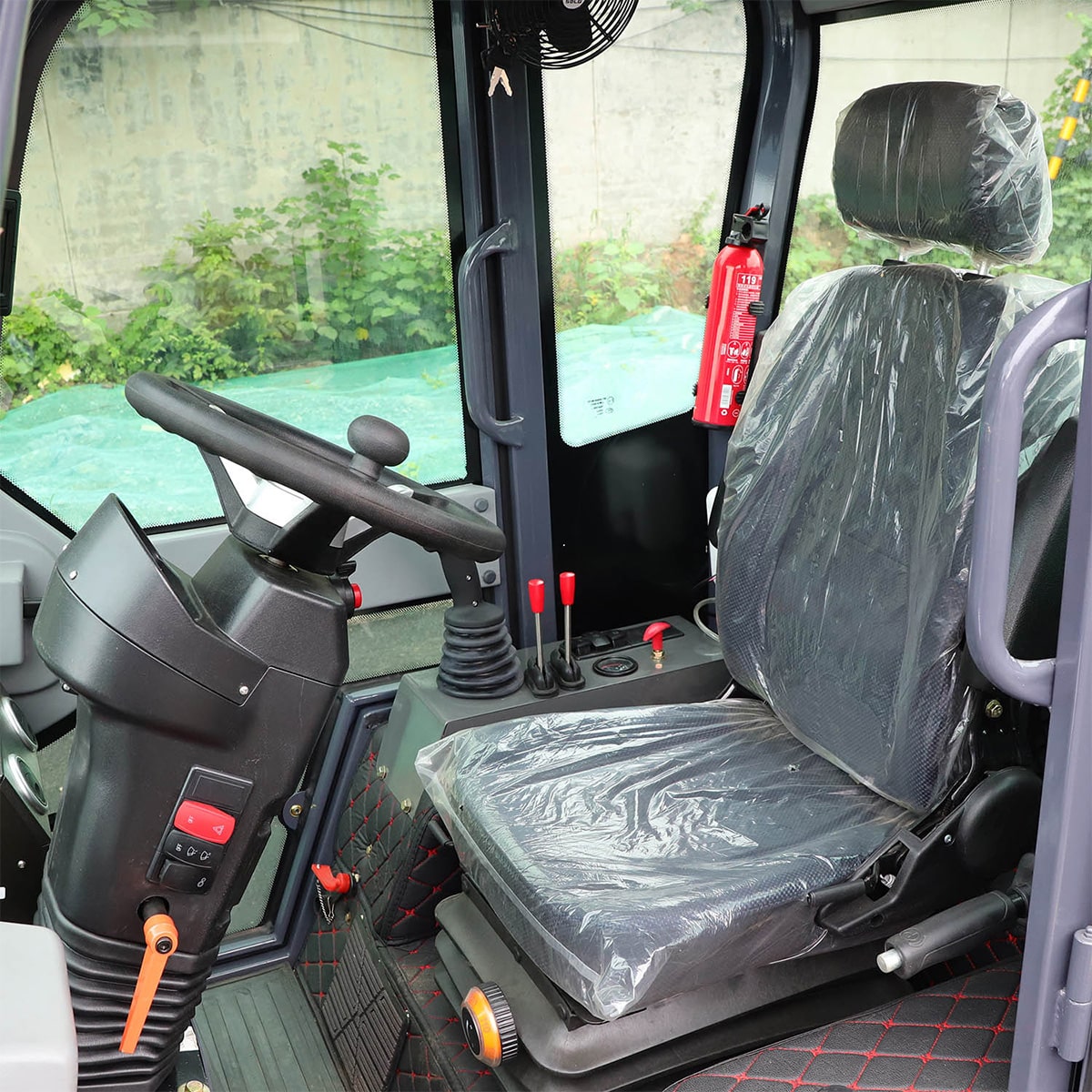 Kabine mit komfortablen verstellbaren Fahrersitz