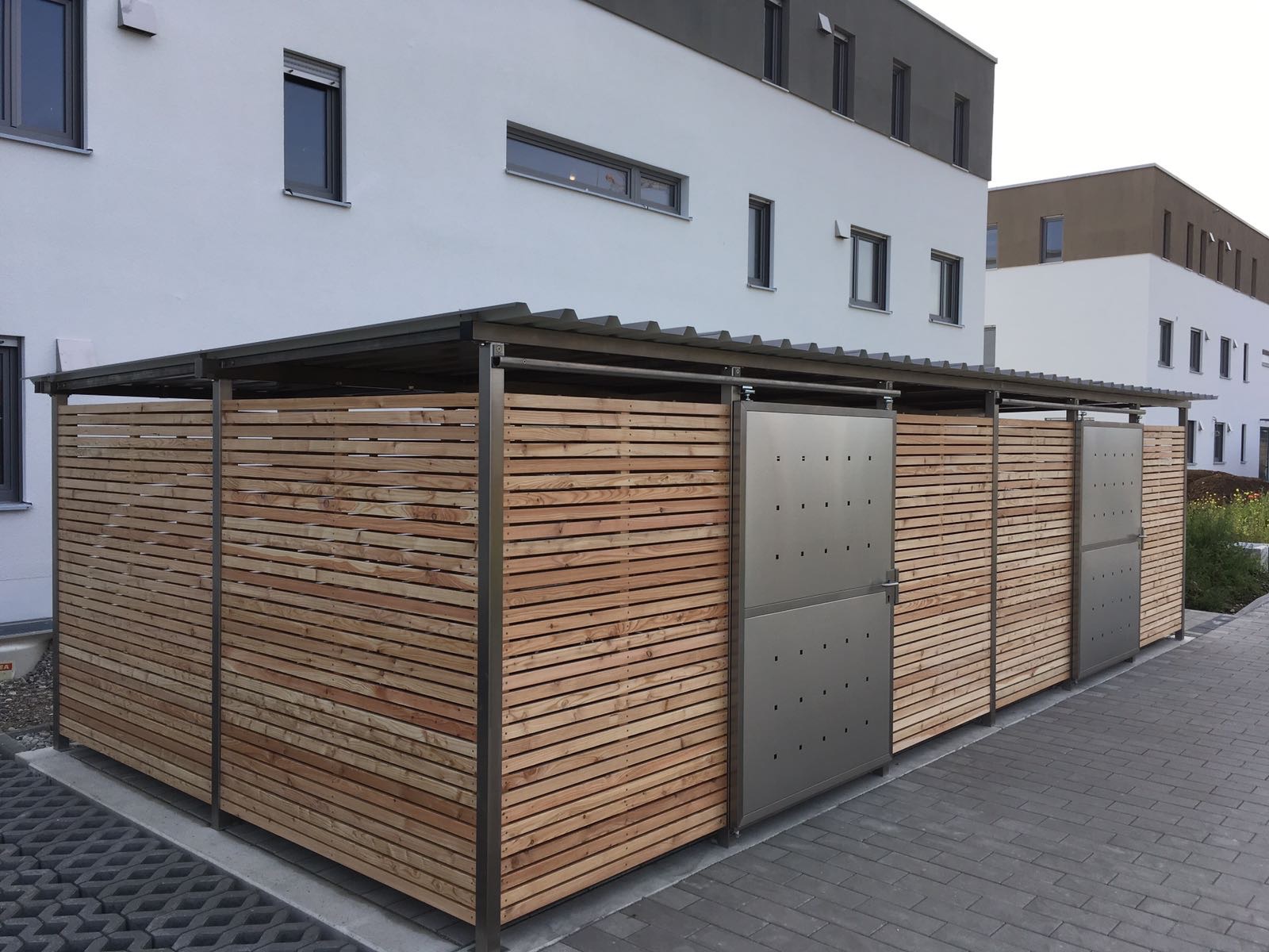 Mulltonnenhaus Grosse 5 Mit Larchen Douglasien Holz Verkleidet
