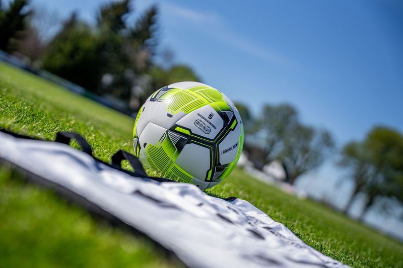 Fußball - Erima Hybrid Trainingsball (Gr. 5)