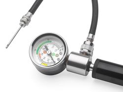 Pompa Per Palloni Con 5 Aghi E Cavo Estensibile - Manuale Per Calcio, Basket, Pallavolo - Foto 2