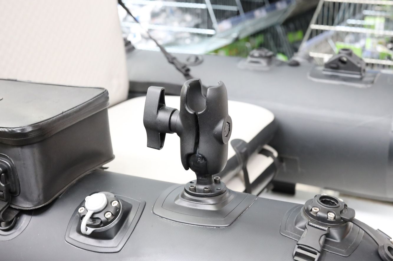 RAM Mounts (2,25 Zoll) D-Kugel mit Fasten Klebepad für Schlauch- und Bellyboote RAM Mounts (2,25 Zoll) D-Kugel mit Fasten Klebepad für Schlauch- und Bellyboote