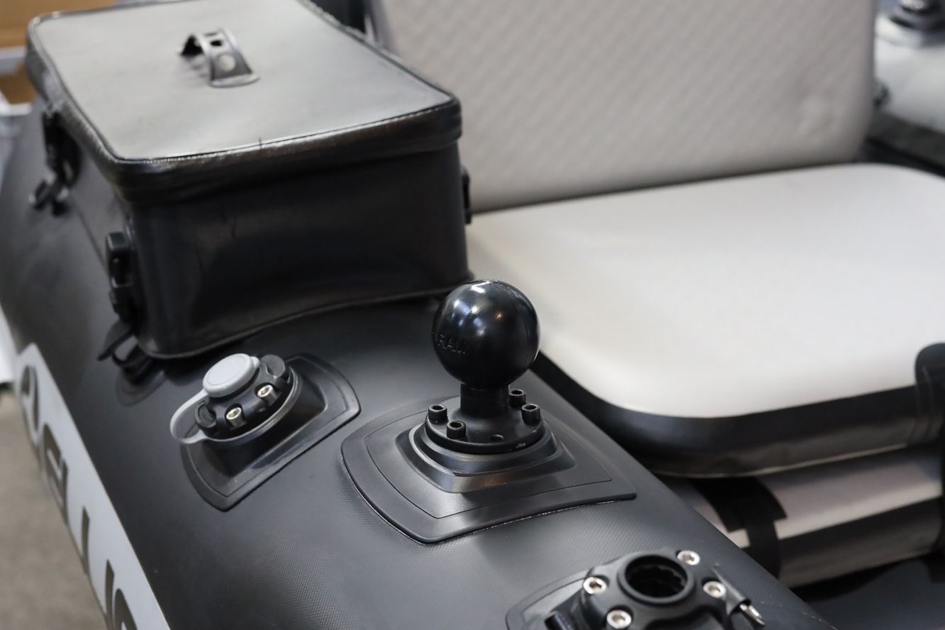 RAM Mounts (2,25 Zoll) D-Kugel mit Fasten Klebepad für Schlauch- und Bellyboote RAM Mounts (2,25 Zoll) D-Kugel mit Fasten Klebepad für Schlauch- und Bellyboote