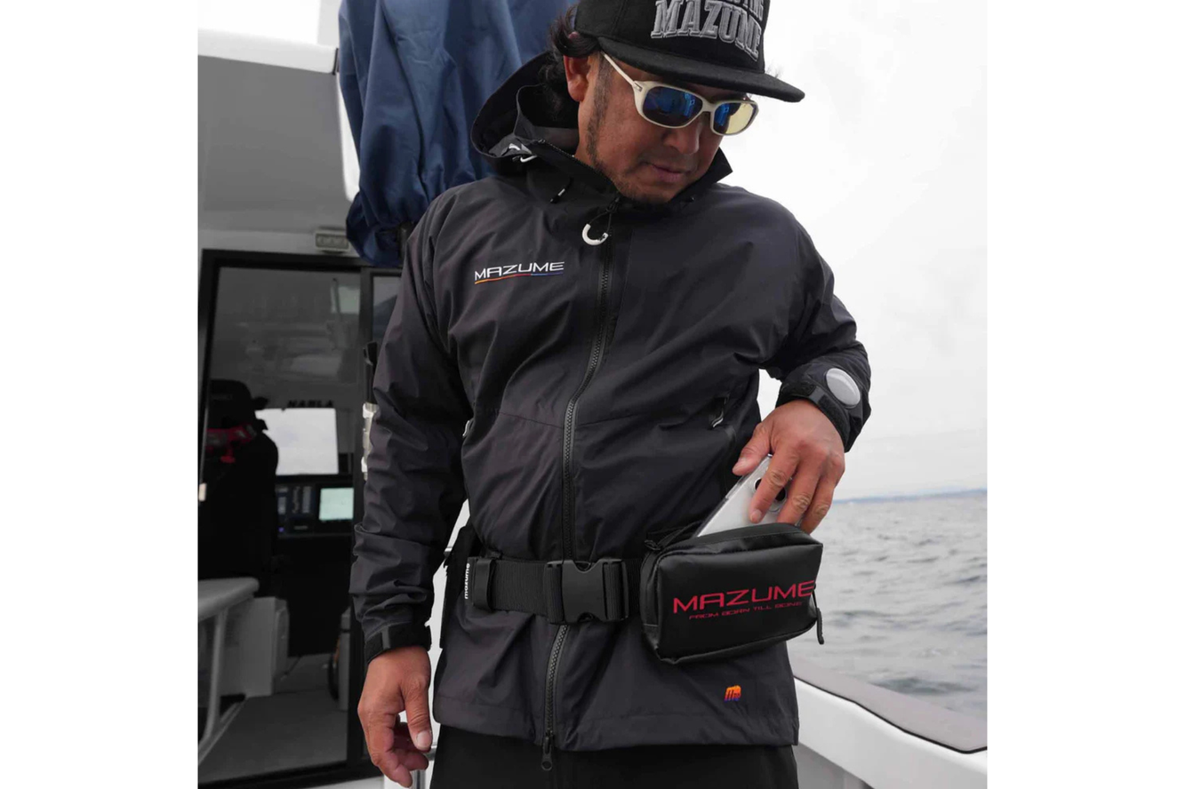 mazume WAIST POUCH – Wasserabweisende Hüfttasche für Smartphone & Zubehör beim Angeln (MZAS-790) mazume WAIST POUCH – Wasserabweisende Hüfttasche für Smartphone & Zubehör beim Angeln (MZAS-790)