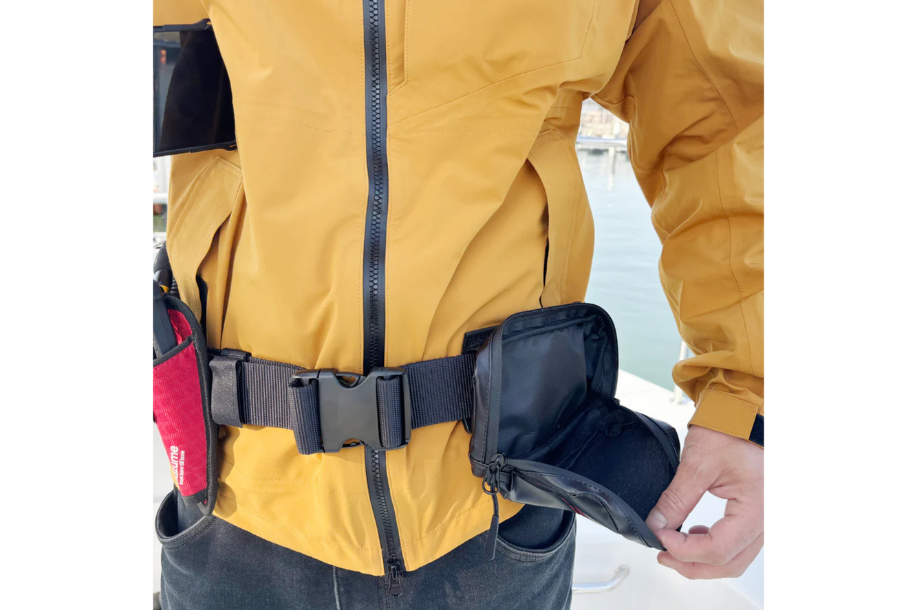 mazume WAIST POUCH – Wasserabweisende Hüfttasche für Smartphone & Zubehör beim Angeln (MZAS-790) mazume WAIST POUCH – Wasserabweisende Hüfttasche für Smartphone & Zubehör beim Angeln (MZAS-790)