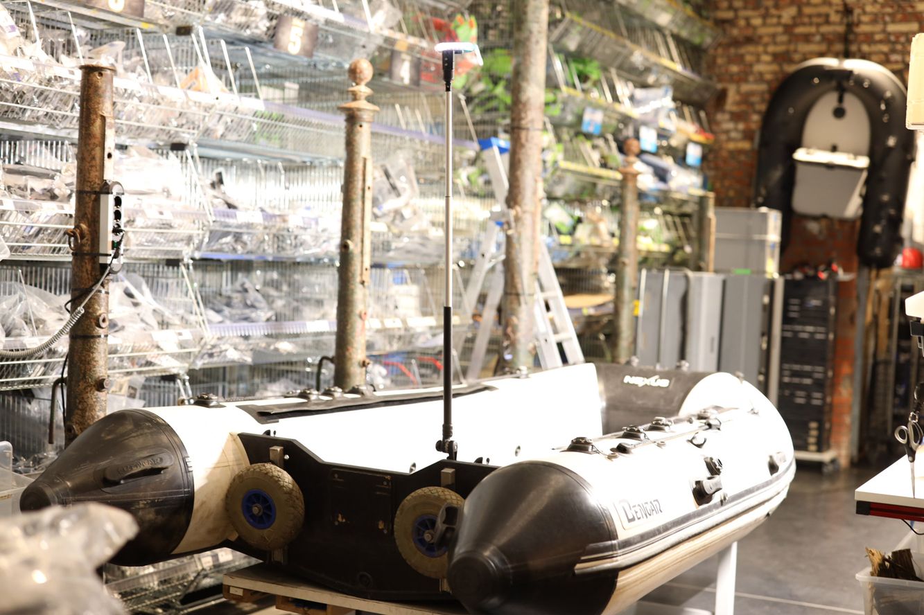 Fasten Lonako LED-Positionslicht Boote eingebauter Akku und Solar, 1 Farbe weiß Fasten Lonako LED-Positionslicht Boote eingebauter Akku und Solar, 1 Farbe weiß